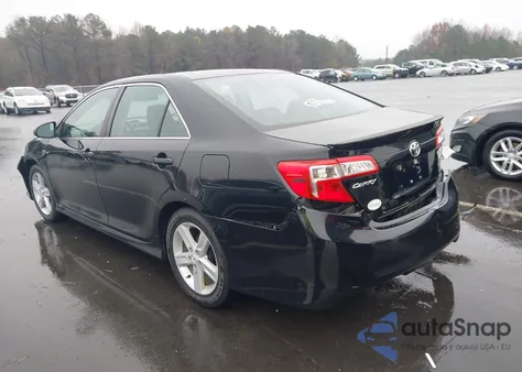 2014 Toyota Camry Se z USA, uszkodzony, nr VIN 4T1BF1FKXEU470571